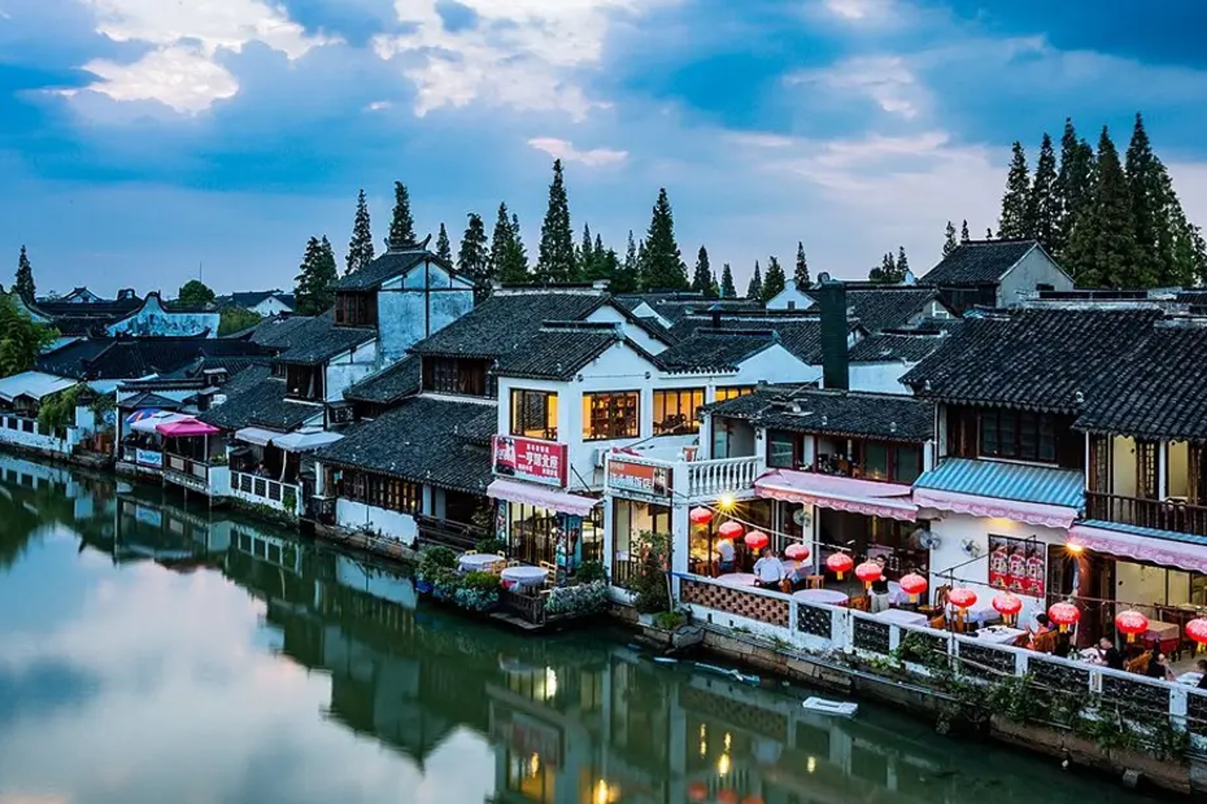 Zhujiajiao Water Town and Shanghai City Private Day Tour